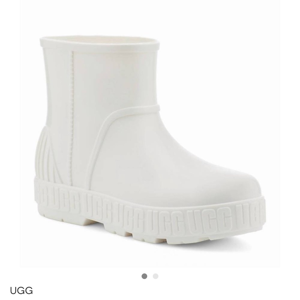 UGG Women’s Drizlita White Rain Boots with sheepskin Size 6 EU 37